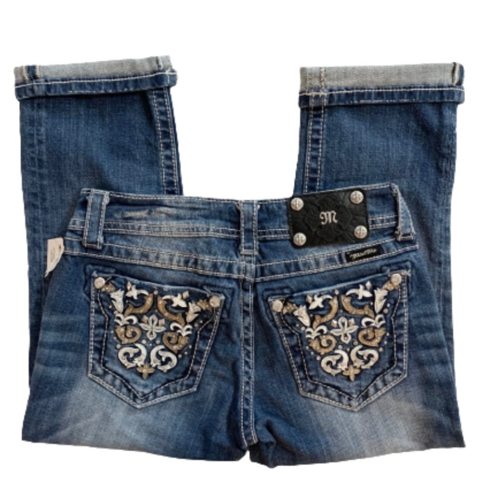 Miss Me Cuffed Capri Medium Wash NWT Size 26